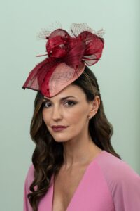 Tocado de invitada floral rosa y turquesa