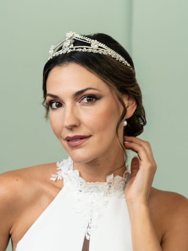 Tocado de novia floral de inspiración romántica