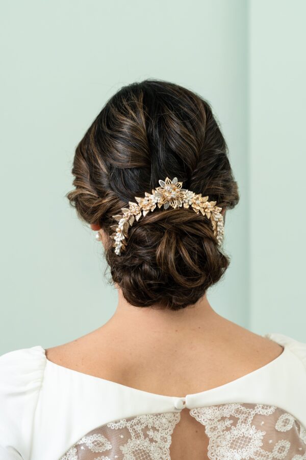 Tocado de novia floral azul