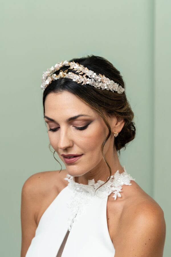 Tiara de novia floral celeste