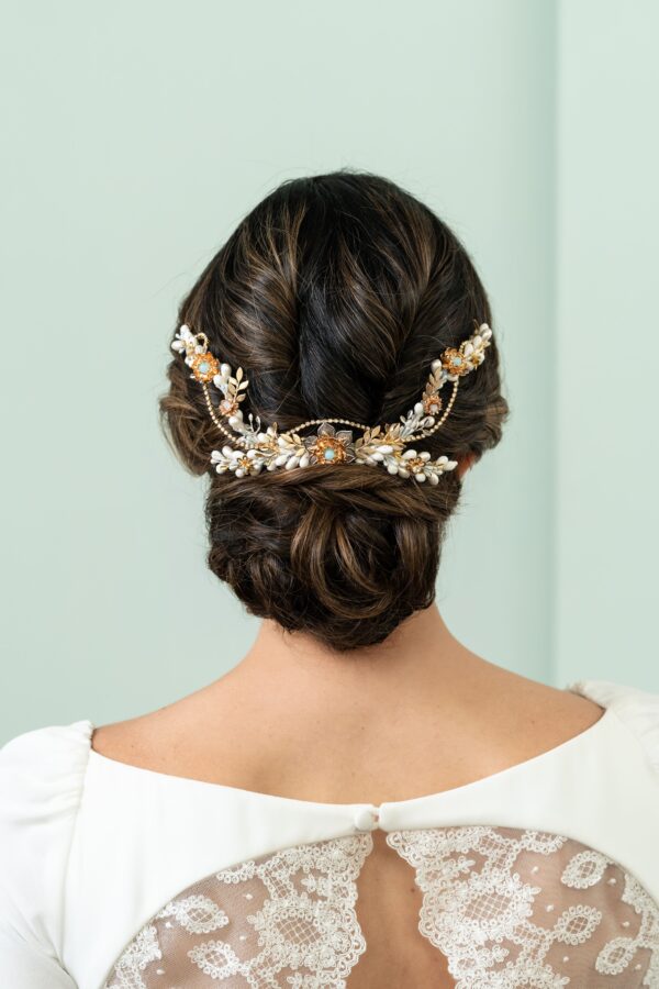 Tiara de novia floral blanca